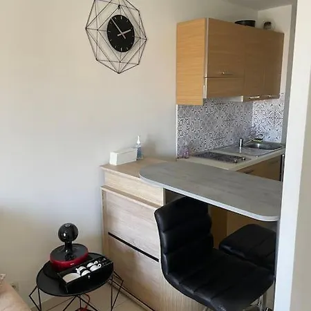 Cosy T2 1-min Walk To Promenade Des & Beach, Sea View