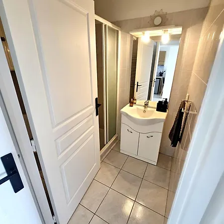 Apartmán Cosy T2 1-min Walk To Promenade Des & Beach, Sea View Nice