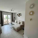 Cosy T2 1-min Walk To Promenade Des & Beach, Sea View