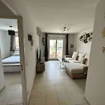 Cosy T2 1-min Walk To Promenade Des & Beach, Sea View